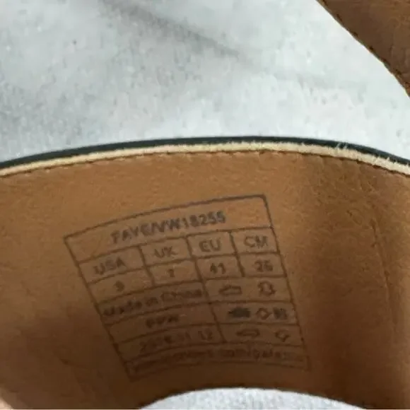 Vionic Faye black leather t strap closed toe clog US Size 9 Euro 41 - Picture 9 of 15